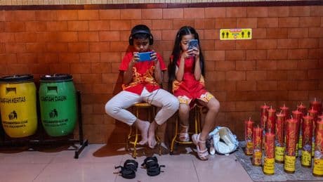 De generatie beeldschermkinderen over de hele wereld