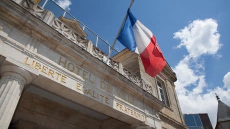 Budget 2026 : le bras de fer entre les collectivités et le gouvernement se durcit