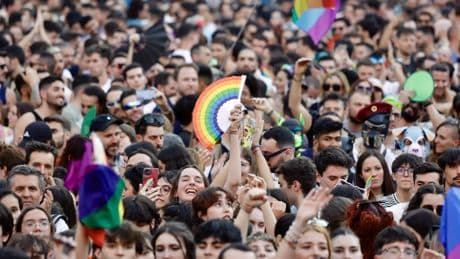 El Congreso tramitará una ley del PSOE para castigar con hasta dos años de cárcel las &quot;terapias de conversión&quot; a personas LGTBI+