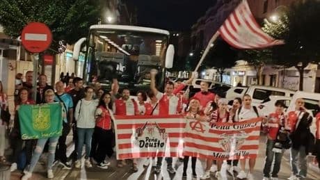 La Peña Deusto organiza un viaje en bus-litera para animar al Athletic en Manchester