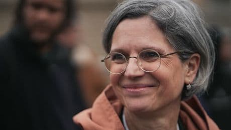 "Je pense que j'y réfléchirai": Sandrine Rousseau prête à participer à une primaire "la plus ouverte possible"