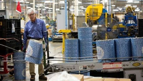 Aux Etats-Unis, une fabrique de boîtes en fer-blanc et le "chaos" des droits de douane
