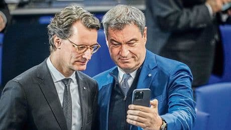 Sport-Zoff der Unions-Ministerpräsidenten - Söder oder Wüst – wer wird der Herr der Ringe?