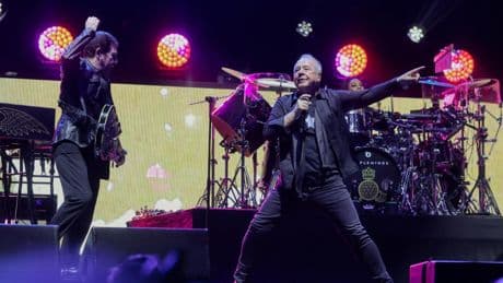 Simple Minds, en el túnel del tiempo (★★★✩✩)
