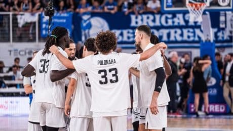 Bologna campione d'Italia: Virtus domina 74-96 gara 3 e conquista il suo diciassettesimo scudetto dedicato a Polonara