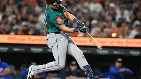 Mariners’ Cal Raleigh hits 37th, 38th homers to move within one of Barry Bonds’ pace