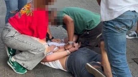 Los Mossos detienen a un atracador en pleno Eixample de Barcelona