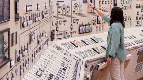 El primer reactor SMR de Occidente ha dejado clara una cosa: la energía nuclear de nueva generación sigue siendo extremadamente cara