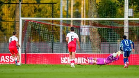 Jong Ajax-doelman Joeri Heerkens kent bijzondere primeur: eerste keeper in KKD met twee gestopte penalty’s in één duel