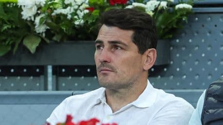Críticas del madridismo a Casillas por su opinión de la roja a Huijsen: "Siempre al lado del enemigo"
