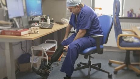 Un médico se congela las piernas para amputárselas y estafar a su aseguradora