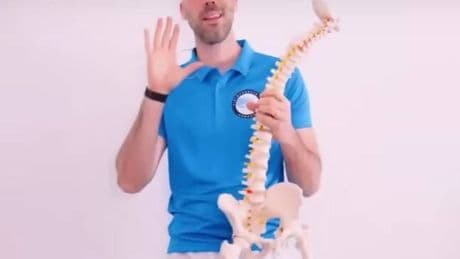 Marcos Sacristán, fisioterapeuta: "Existen alternativas efectivas para realizar ejercicios de pie para tratar una hernia discal"