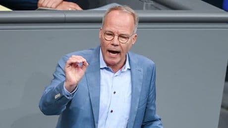 „In welchen Abgrund der Intoleranz und Menschenverachtung wir gleiten“ – SPD empört über Bischof