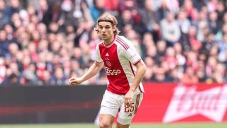 Ajax Amsterdam teilt sieben Spielern offenbar per WhatsApp mit, dass sie nicht mehr willkommen sind