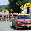 Tour de France 2025 : avec plus d'une centaine de véhicules aux côtés des vélos, comment la sécurité s'organise-t-elle au cœur du peloton ?