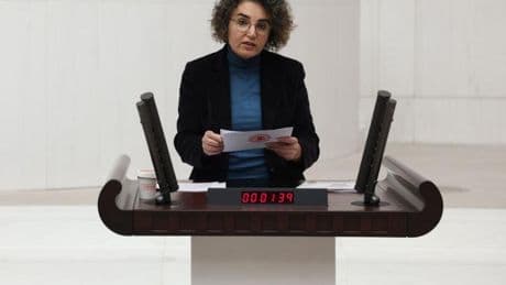 67 yaşındaki hasta tutuklu Besra Erol’un tahliyesinin ertelenmesi Meclis gündeminde