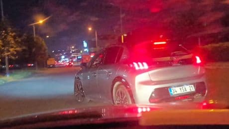İstanbul'da trafikte tartışma kovalama ve sözlü saldırıya dönüştü: O anlar kamerada