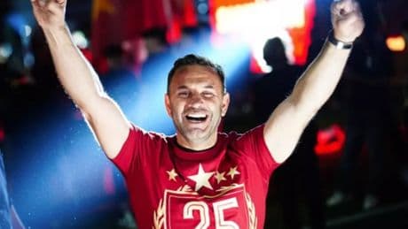 Galatasaray’ın 5 yıldızlı yeni arması görücüye çıktı! İşte o tarihi logo