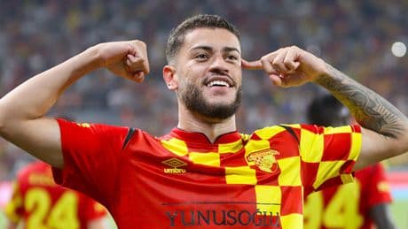 Transferi duyurdular! Romulo rekor bedelle gidiyor