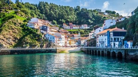 Spain’s little-known village with ‘hanging houses’ is a hidden gem overlooked by tourists