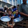 "Il était terrorisé et épuisé d'avoir marché aussi longtemps" : à Gaza, chaos et violences autour de la distribution d'aide humanitaire