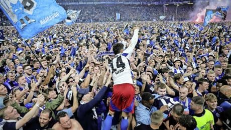 Joris Mathijsen en Eljero Elia zien oude liefde HSV promoveren: ’Alles is groots aan die club, zelfs de bratwurst’