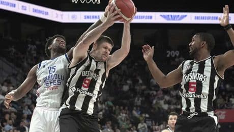 Beşiktaş, final umudunu son maça taşıdı!