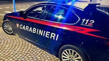 Accoltella un 15enne dopo una partita di calcio: arrestato 18enne nel Napoletano