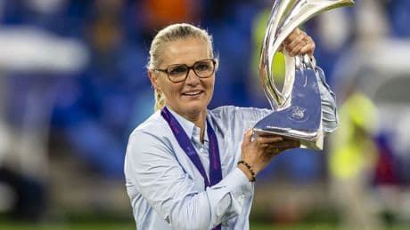 Nederlandse coaches in race Johan Cruyff Trophy, Van Dijk en Dumfries voor Ballon d'Or