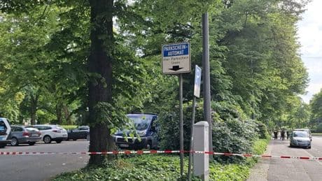 Vorfall am Krefelder Stadtgarten: Eine Person nach Streit mit Messer verletzt