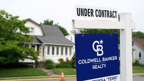 New home sales plummet more than expected as high mortgage rates sink demand