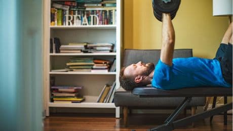 Workout im Wohnzimmer: Fit bleiben trotz Mobile Office: Diese Geräte empfiehlt der Experte