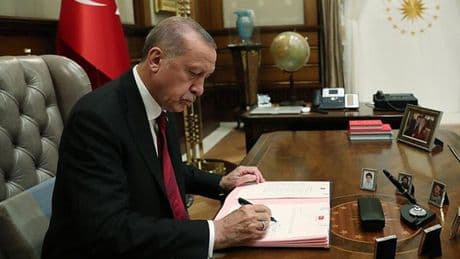 Cumhurbaşkanı Erdoğan imzaladı! Bazı bakanlık ve kamu kurumlarında o isimler görevden alındı