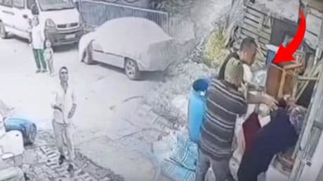 Baba ve oğuldan dayak yiyen yaşlı kadın o anları anlattı