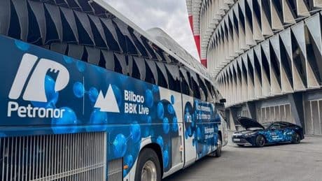 Petronor presenta un autobús y un coche de hidrógeno para el BBK Live