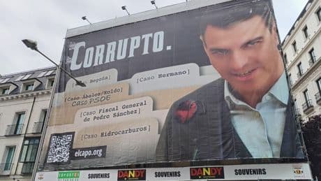 Una jueza investiga las lonas y camiones de HazteOir contra Pedro Sánchez y pide información al Ayuntamiento de Madrid