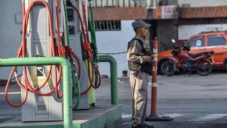 Mexique : un vice-amiral et plusieurs marins arrêtés pour trafic de carburant volé