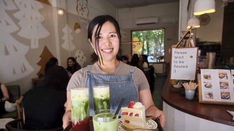 Matcha-gekte zorgt voor tekorten en lange rijen: ’Het mag wel een beetje minder’