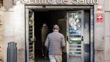 Los médicos jóvenes (por fin) quieren trabajar en el ambulatorio: ¿cómo se ha 'obrado el milagro' en el MIR de 2025?