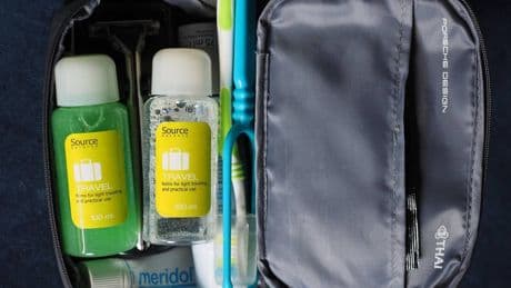 Addio al limite dei 100 ml nei bagagli a mano: c'è l'ok europeo. Ecco gli aeroporti italiani con i nuovi scanner