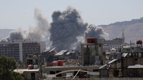 Krieg in Syrien: Israel bombardiert Damaskus