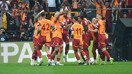 25. Titel ++ Torwart trifft - Gala feiert Mega-Meister-Party