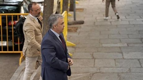 El juez acredita la veracidad de los audios de Koldo con Santos Cerdán gracias a sus notas: el archivo "Ferraz 74 2"