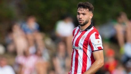 Dos de los tres centrales del Athletic están en la enfermería