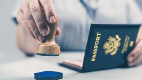 Certains étrangers devront payer jusqu'à 15.000 dollars pour entrer aux États-Unis