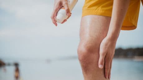 Sonnencreme vs. Spray – was schützt Ihre Haut wirklich besser?