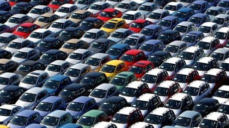 Mercato auto Italia, a luglio ancora una flessione: -5,11% a 118.493 vendite. Stellantis, ancora profondo rosso: -12,1%. Byd in top 20