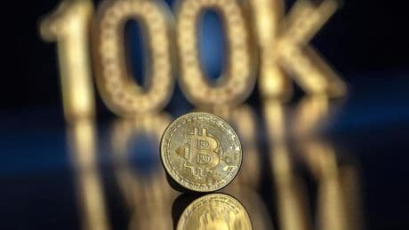 Trump contraprograma a Powell y el bitcoin roza los 100.000 dólares