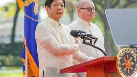 Filipinler Devlet Başkanı, yeni hükümeti kurmak için kabinesinin istifasını istedi