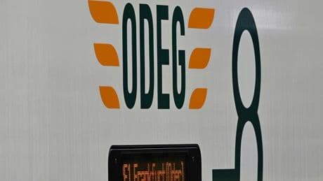 Unfall: Zug erfasst Mann an Bahnübergang - Strecke gesperrt
